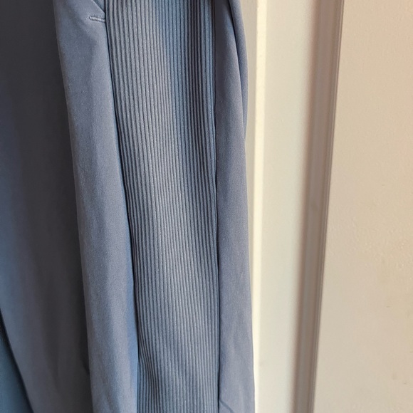 Women’s Athleta Brooklyn Jogger - Picture 3 of 4